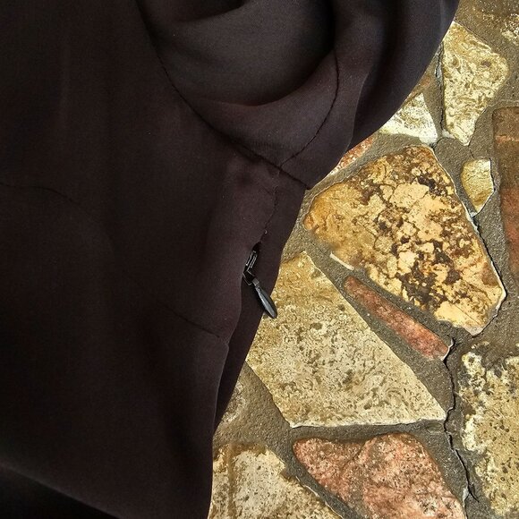 100% Silk Intermix Black Blouse W/ White Trim, Business Casual Office, Size 6 - Picture 8 of 10